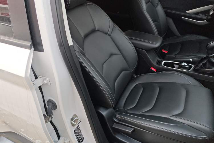 Used Baojun 530 2021 Global Car Anniversary Edition 1.5T Manual Luxury Model 6 Seats Right Front Seat