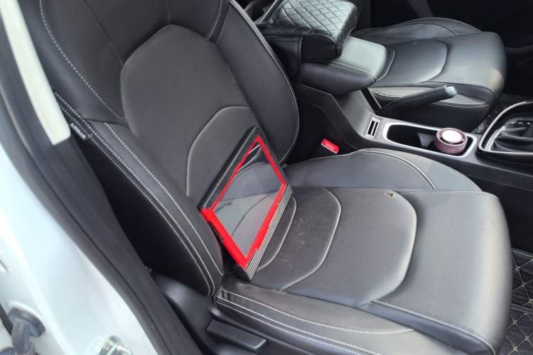 Used Baojun 530 2021 Global Car Anniversary Edition 1.5T CVT Luxury Model 5 Seats Right Front Seat
