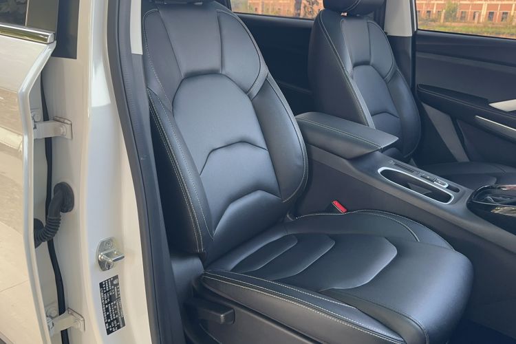 Used Baojun 530 2021 Global Car Anniversary Edition 1.5T CVT Prestige Connected Model 6 Seats Right Front Seat