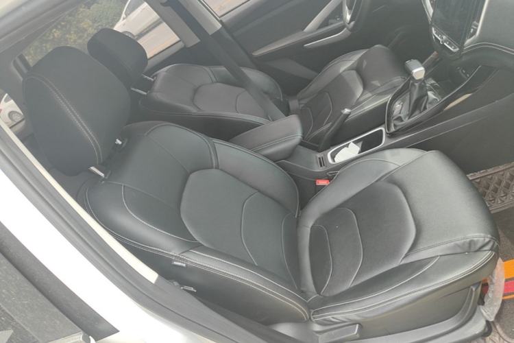 Used Baojun 530 2021 Global Car Anniversary Edition 1.5T CVT Luxury Model 5 Seats Right Front Seat
