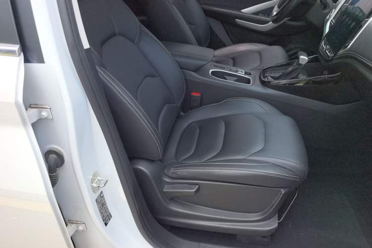 Used Baojun 530 2021 Global Car Anniversary Edition 1.5T CVT Prestige Connected Model 7 Seats Right Front Seat