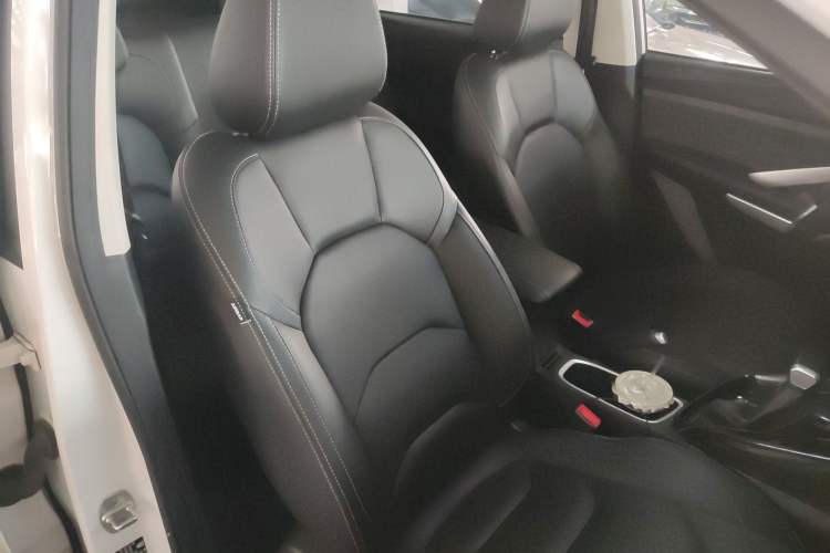 Used Baojun 530 2021 Global Car Anniversary Edition 1.5T CVT Luxury Model 7 Seats Right Front Seat