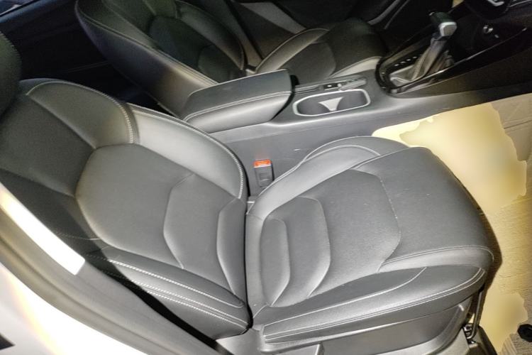 Used Baojun 530 2021 Global Car Anniversary Edition 1.5T CVT Prestige Connected Model 7 Seats Right Front Seat