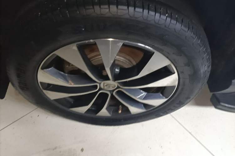Used Baojun 530 2021 Global Car Anniversary Edition 1.5T CVT Luxury Model 6 Seats Right Rear Wheel Hub