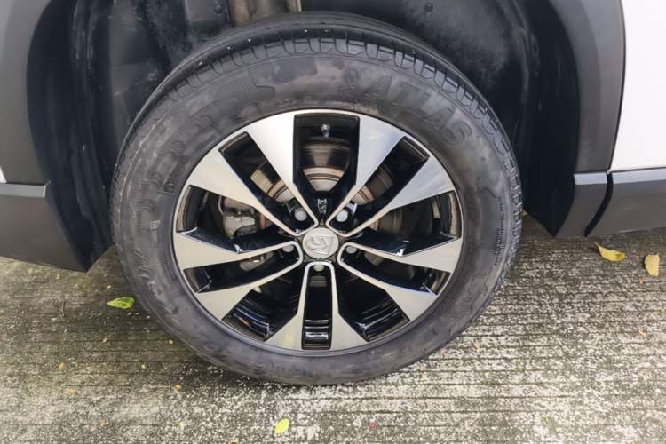 Used Baojun 530 2021 Global Car Anniversary Edition 1.5T CVT Luxury Model 7 Seats Right Rear Wheel Hub