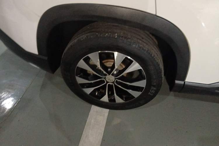 Used Baojun 530 2021 Global Car Anniversary Edition 1.5T CVT Prestige Connected Model 7 Seats Right Rear Wheel Hub