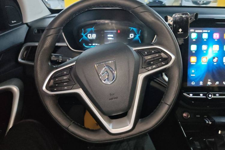 Used Baojun 530 2021 Global Car Anniversary Edition 1.5T CVT Prestige Connected Model 5 Seats Steering Wheel