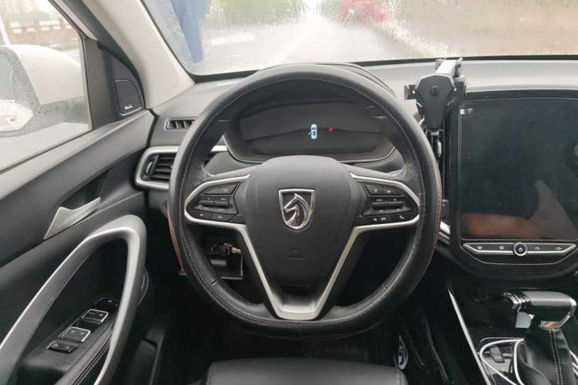 Used Baojun 530 2021 Global Car Anniversary Edition 1.5T CVT Prestige Connected Model 7 Seats Steering Wheel