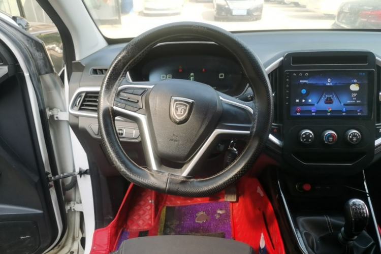 Used Baojun 530 2021 Global Car Anniversary Edition 1.5T Manual Comfort Model 5 Seats Steering Wheel