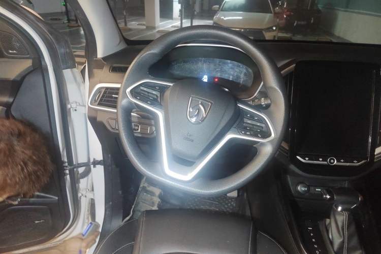Used Baojun 530 2021 Global Car Anniversary Edition 1.5T CVT Luxury Model 5 Seats Steering Wheel