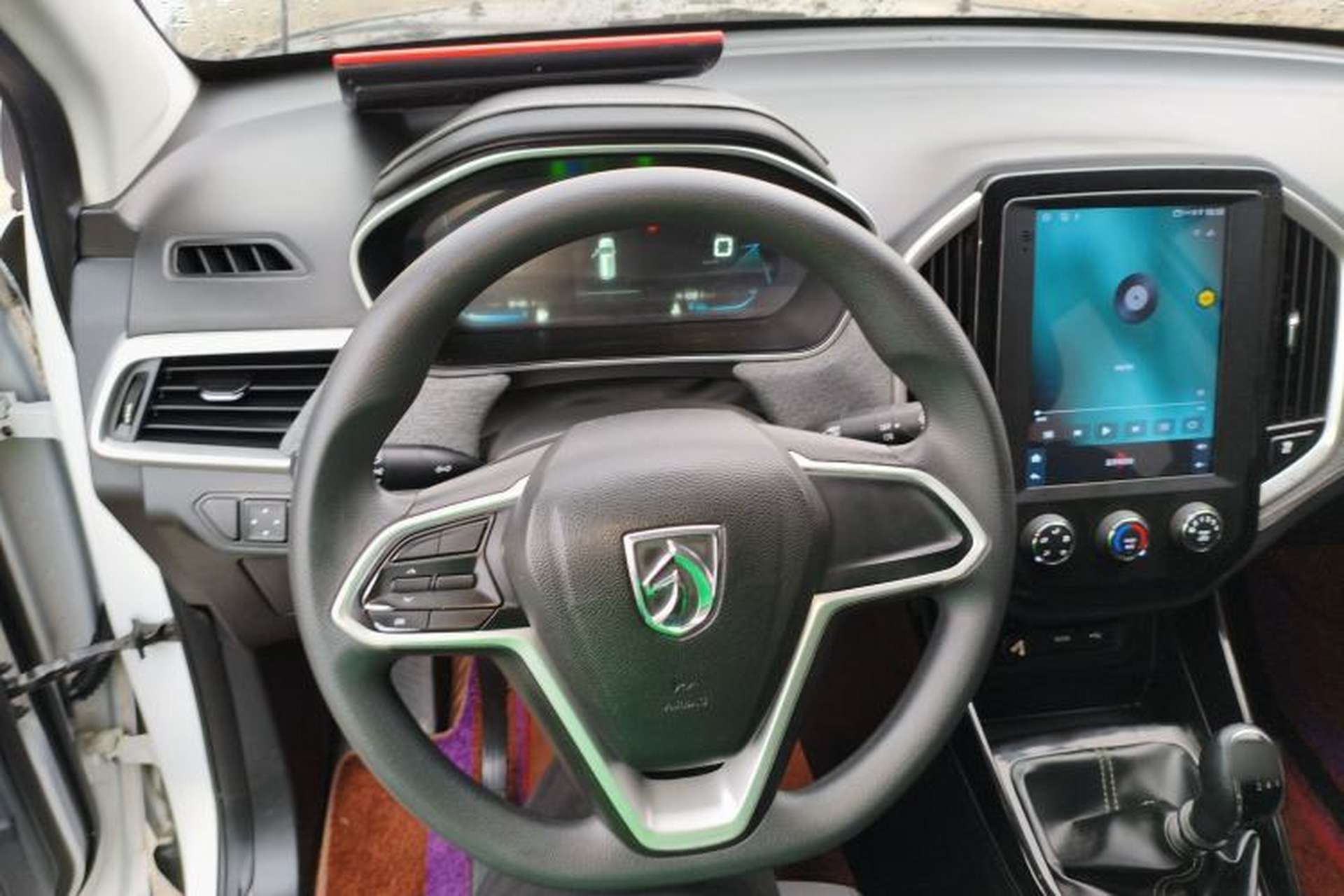 Used Baojun 530 2021 Global Car Anniversary Edition 1.5T Manual Comfort Model 6 Seats Steering Wheel