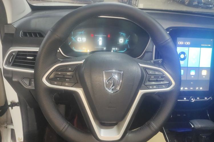 Used Baojun 530 2021 Global Car Anniversary Edition 1.5T CVT Luxury Model 7 Seats Steering Wheel