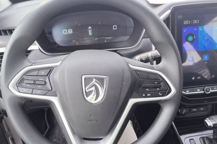 Used Baojun 530 2021 Global Car Anniversary Edition 1.5T CVT Luxury Model 5 Seats Steering Wheel