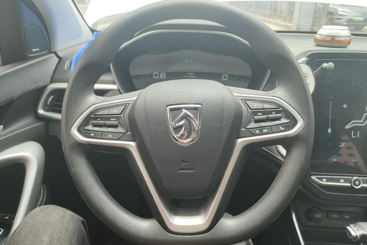 Used Baojun 530 2021 Global Car Anniversary Edition 1.5T CVT Luxury Model 5 Seats Steering Wheel