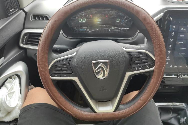 Used Baojun 530 2021 Global Car Anniversary Edition 1.5T Manual Luxury Model 6 Seats Steering Wheel