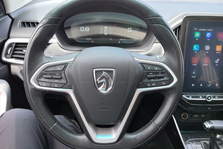Used Baojun 530 2021 Global Car Anniversary Edition 1.5T CVT Prestige Connected Model 7 Seats Steering Wheel
