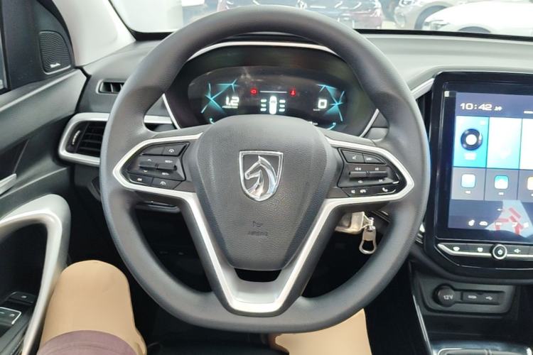 Used Baojun 530 2021 Global Car Anniversary Edition 1.5T Manual Luxury Model 7 Seats Steering Wheel