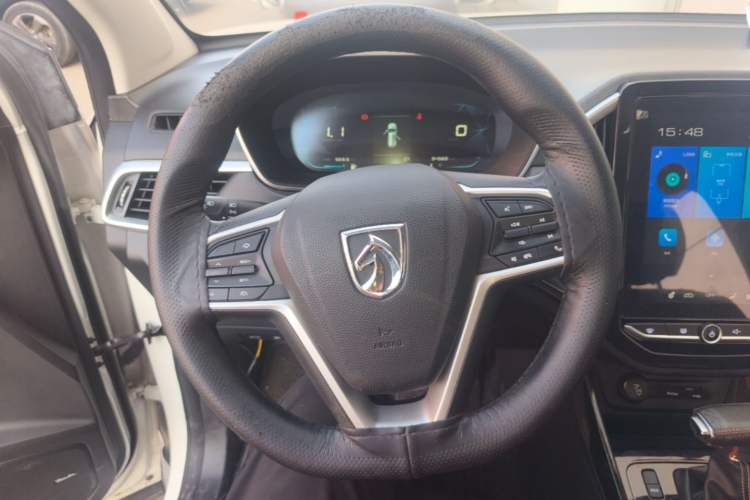 Used Baojun 530 2021 Global Car Anniversary Edition 1.5T CVT Luxury Model 5 Seats Steering Wheel