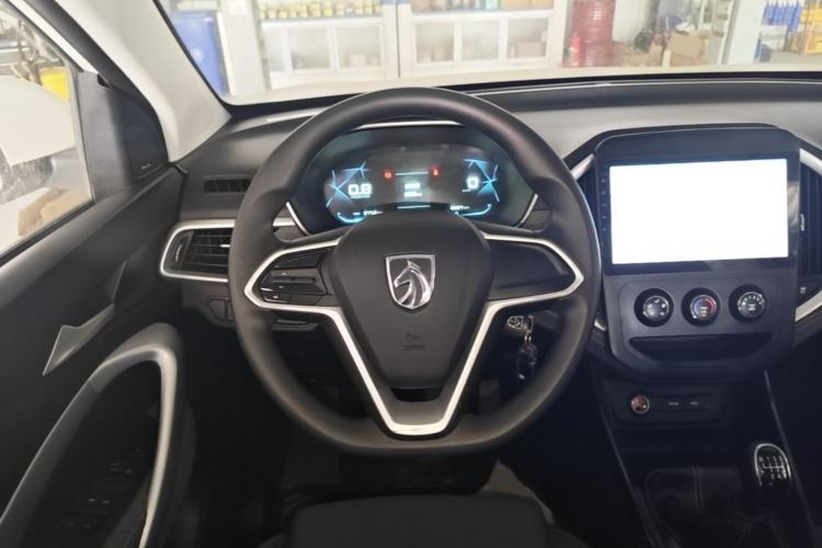 Used Baojun 530 2021 Global Car Anniversary Edition 1.5T Manual Comfort Version 7 Seats Steering Wheel