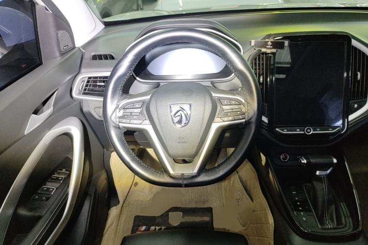 Used Baojun 530 2021 Global Car Anniversary Edition 1.5T CVT Prestige Connected Model 7 Seats Steering Wheel