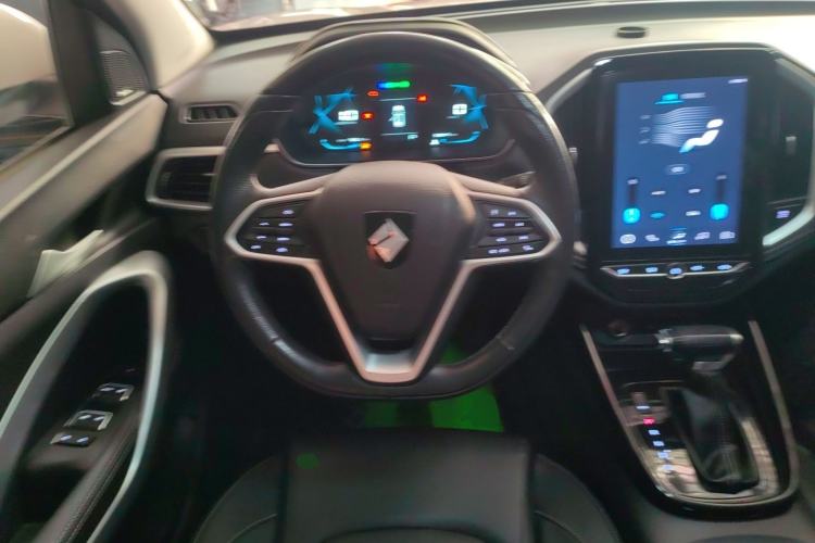 Used Baojun 530 2021 Global Car Anniversary Edition 1.5T CVT Prestige Connected Model 5 Seats Steering Wheel