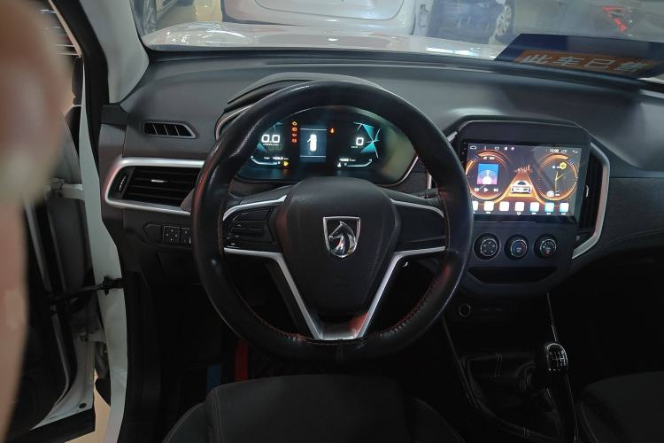 Used Baojun 530 2021 Global Car Anniversary Edition 1.5T Manual Comfort Model 5 Seats Steering Wheel
