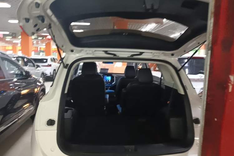 Used Baojun 530 2021 Global Car Anniversary Edition 1.5T CVT Luxury Model 6 Seats Trunk