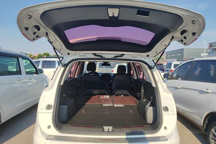 Used Baojun 530 2021 Global Car Anniversary Edition 1.5T CVT Prestige Connected Model 7 Seats Trunk