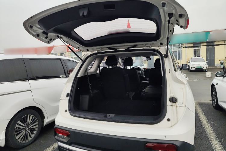 Used Baojun 530 2021 Global Car Anniversary Edition 1.5T Manual Prestige Model 6 Seats Trunk