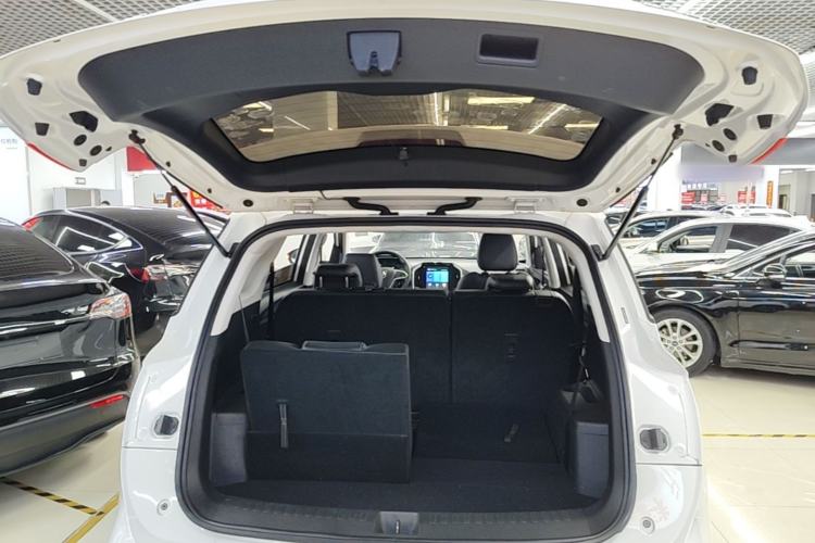 Used Baojun 530 2021 Global Car Anniversary Edition 1.5T Manual Luxury Model 7 Seats Trunk