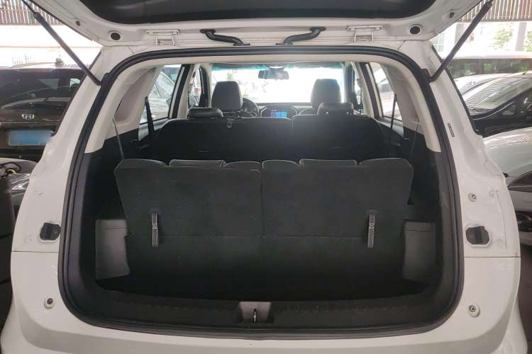 Used Baojun 530 2021 Global Car Anniversary Edition 1.5T CVT Luxury Model 7 Seats Trunk