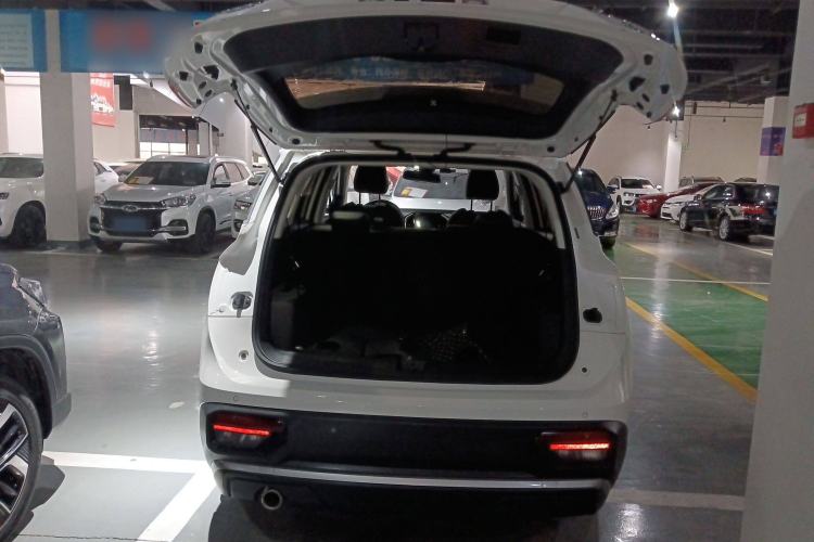 Used Baojun 530 2021 Global Car Anniversary Edition 1.5T CVT Prestige Connected Model 7 Seats Trunk
