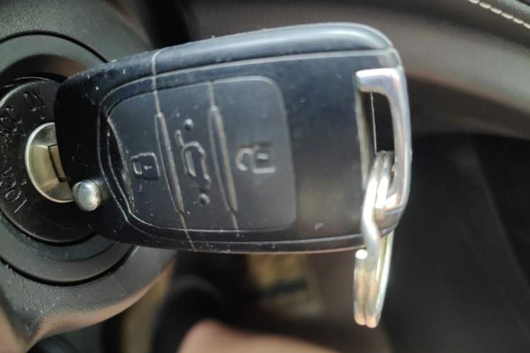 Used Baojun 530 2021 Global Car Anniversary Edition 1.5T Manual Luxury Model 6 Seats Vehicle Key