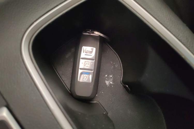 Used Baojun 530 2021 Global Car Anniversary Edition 1.5T CVT Prestige Connected Model 5 Seats Vehicle Key