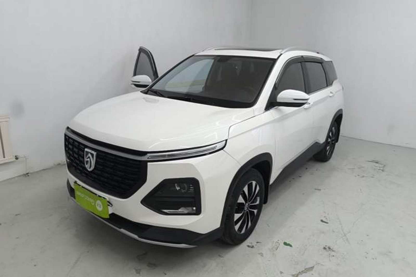 Фото Baojun с площадки