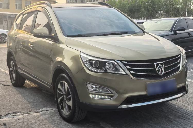 Used Baojun 560 2015 1.8L manual luxury version Exterior 2