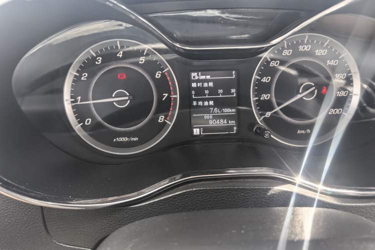 Used Baojun 560 2015 1.8L manual luxury version Odometer Close Up