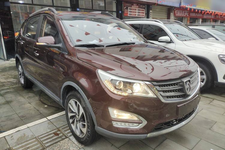 Used Baojun 560 2016 1.8L iAMT Luxury Model Front Right 45 Deg