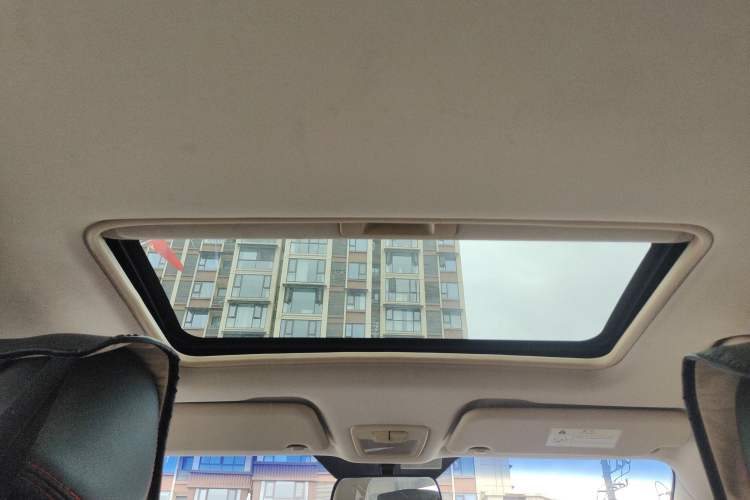 Used Baojun 560 2016 1.8L iAMT Luxury Model Headliner