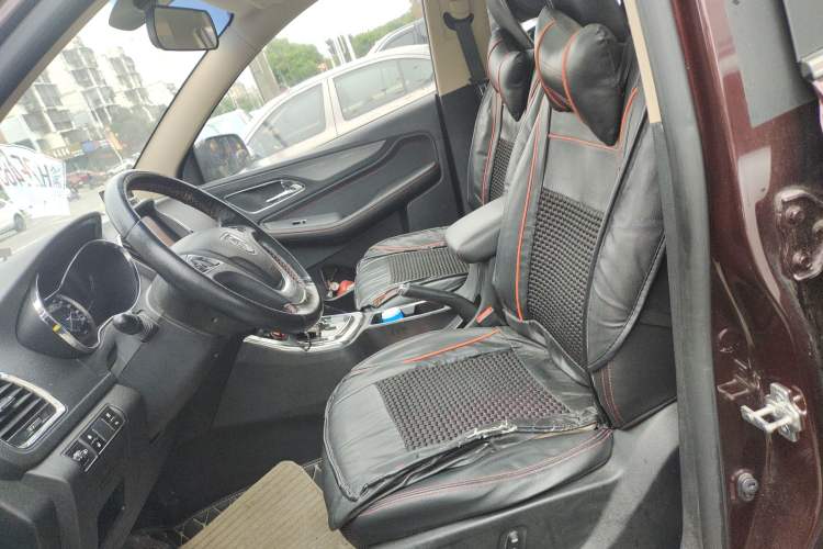 Used Baojun 560 2016 1.8L iAMT Luxury Model Left Front Seat