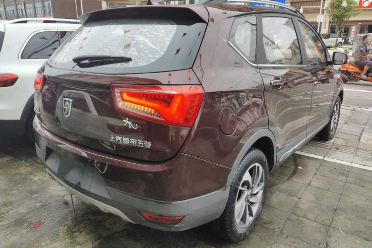 Used Baojun 560 2016 1.8L iAMT Luxury Model Rear Right 45 Deg