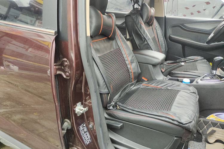 Used Baojun 560 2016 1.8L iAMT Luxury Model Right Front Seat