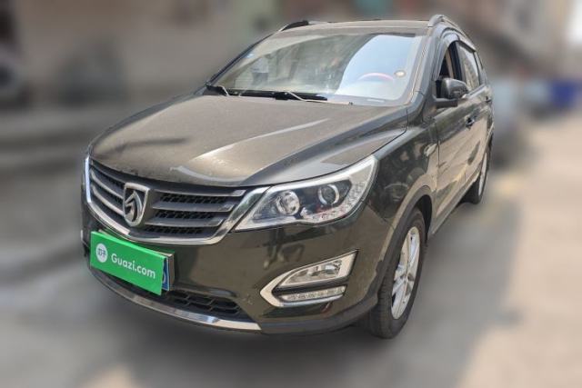 Used Baojun 560 2015 1.8L manual Comfort trim level