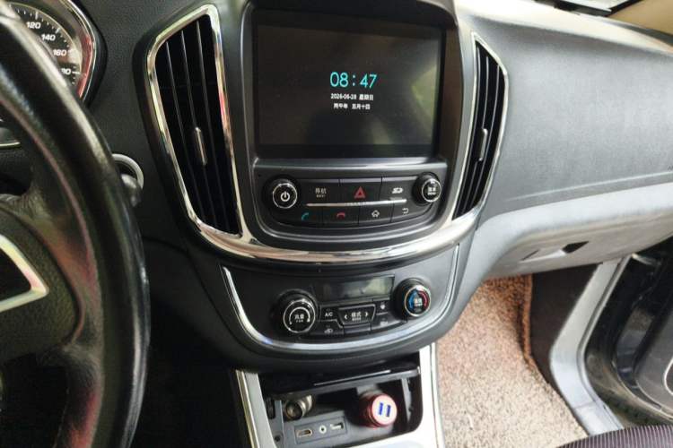Used Baojun 560 2015 1.8L manual luxury version Audio And AC Panel