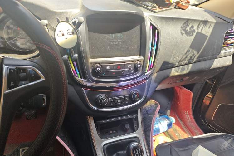 Used Baojun 560 2015 1.8L Manual Elite Edition Audio And AC Panel