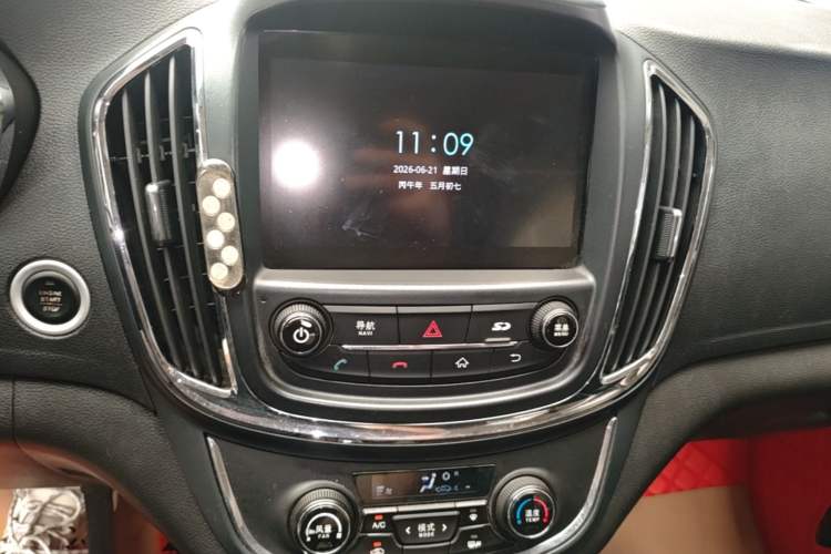 Used Baojun 560 2015 1.8L manual luxury version Audio And AC Panel