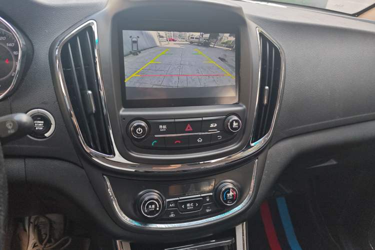 Used Baojun 560 2015 1.8L manual luxury version Audio And AC Panel