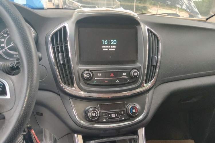 Used Baojun 560 2015 1.8L Manual Elite Edition Audio And AC Panel
