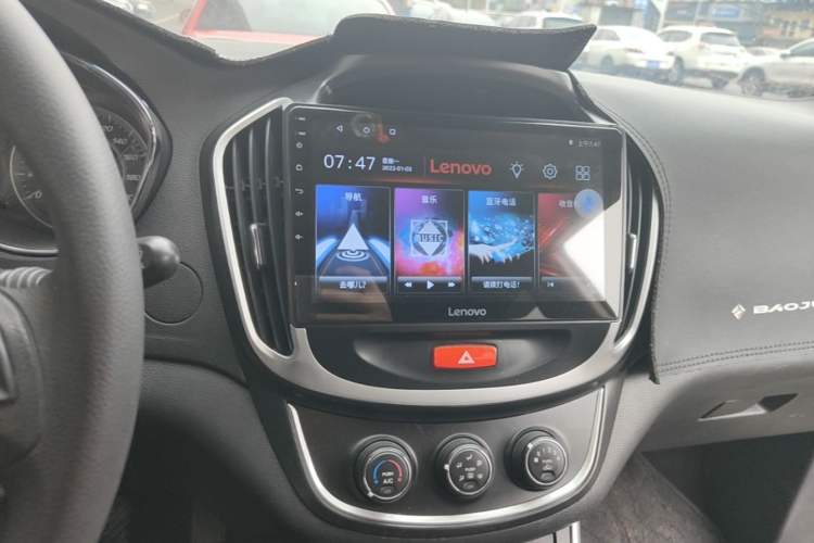 Used Baojun 560 2015 1.8L manual Comfort trim level Audio And AC Panel