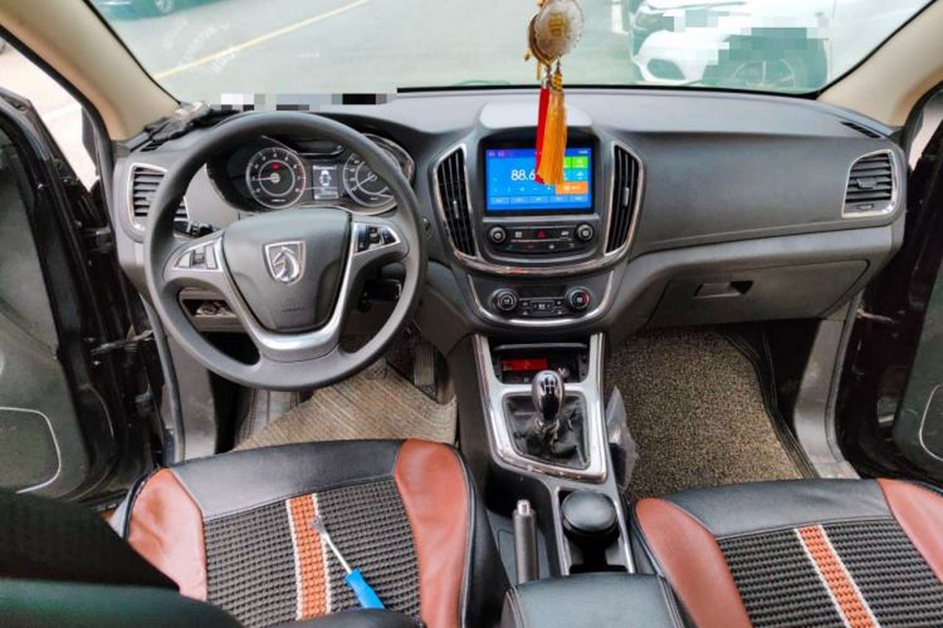 Used Baojun 560 2015 1.8L Manual Elite Edition Center Console